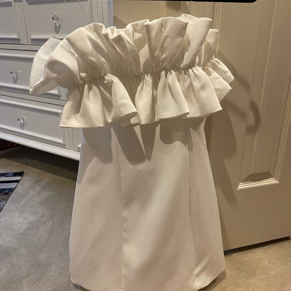 DO + BE White strapless dress